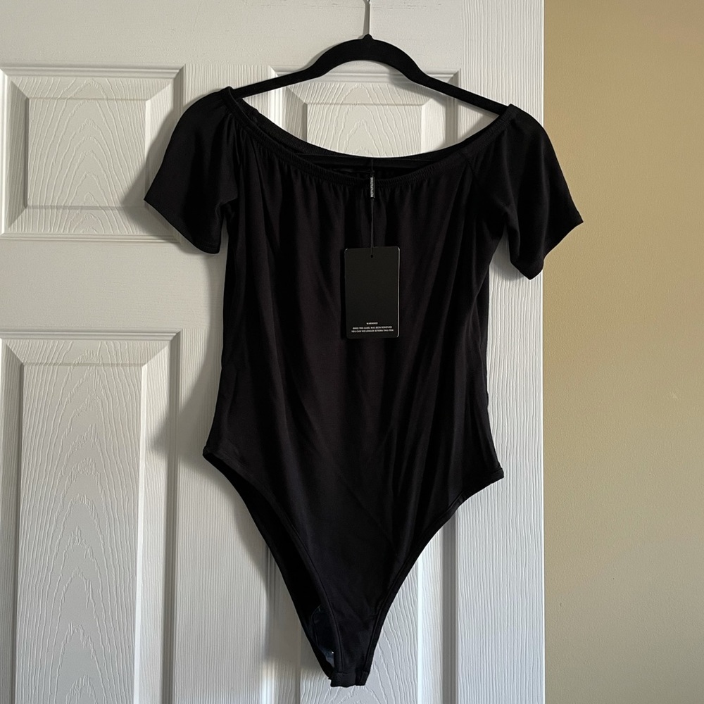 NWT PrettyLittleThing Black Off the Shoulder Bodysuit
